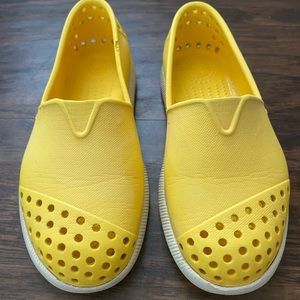 Native Verona Child in Yellow (C9)